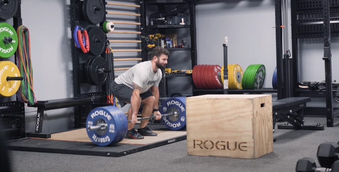 Une séance de CrossFit ® complète dans le nouveau home gym de Mat