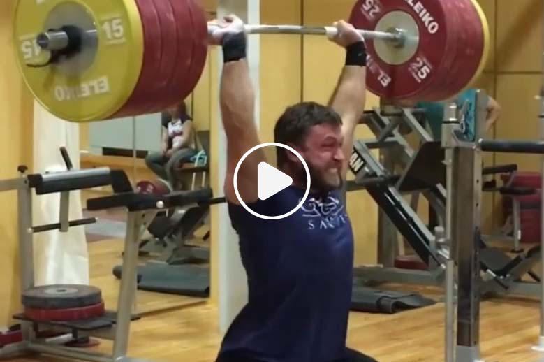 250 kg en split jerk (départ du rack) pour Dmitry Klokov Wodnews