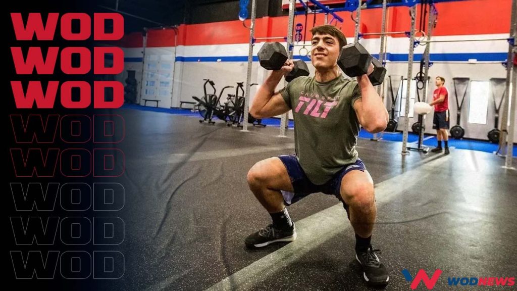 un wod de crossfit avec des dumbbell thrusters